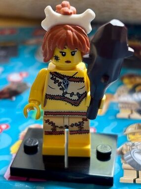 LEGO SERIES 5 col069 "Cave Woman" With stand, pamphlet and accessories.